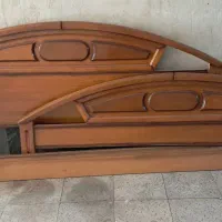 تخت خواب همراه تشک ومیز آرایش وایینه ودوکمد