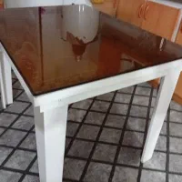 میز ناهارخوری رنگ سفید و طوسی در حد نو|میز و صندلی غذاخوری|قره چای, |دیوار