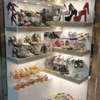 دکور و ویترین مغازه