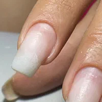 آموزش کاشت ناخن