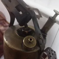 چراغ نفتی قدیمی.|کلکسیون اشیاء عتیقه|شیراز, کوشک میدان|دیوار