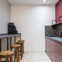 نیروی خدماتی خانم