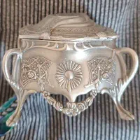 جعبه جواهر . جا جواهری