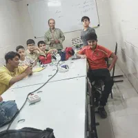 کلاس آموزش الکترونیک، رباتیک، تعمیرات آیفون تصویری