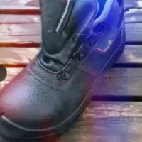 پوتین کار پنجه فولادی