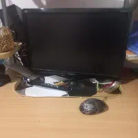 کامپوتر با میز