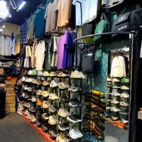 واگذاری فوری بوتیک جمهوری زیر قیمت فاکتور|اجارهٔ مغازه و غرفه|سقز, |دیوار