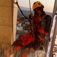 نماشوی کار در ارتفاع *راپل * پیچ رولپلاک|خدمات نظافت|تهران, یافت‌آباد|دیوار