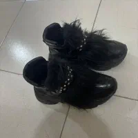 کفش ها نو یا در حد نو|کیف، کفش، کمربند|پرند, فاز ۰|دیوار