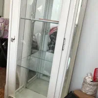 ویترین ۳طبقه ویه کشو کوچیک پایینش داره(فوری)|بوفه، ویترین، کنسول|تهران,  امام زاده قاسم (نیاوران)|دیوار