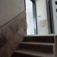 ۸۲ متر. تربیت