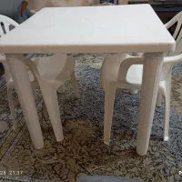 میز و صندلی پلاستیکی