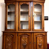 ویترین چوبی قدیمی