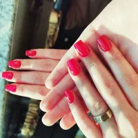 خدمات ناخن و مژه