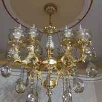 لوستر ۴شاخه کریستالی رنگ طلایی|لوستر و چراغ آویز|رشت, کوی مهر|دیوار