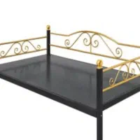 چند عدد تخت مخصوص کافه قلیانی