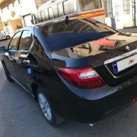 دنا پلاس ۶ دنده دستی