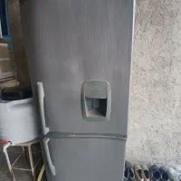 یخچال بزرگ گازفابریک قیمت مقطوع ۵میلیون تومان|یخچال و فریزر|آبپخش, |دیوار