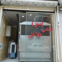 کارگر ساده فست‌فود