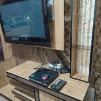 تلویزیون32اینچ LG با میز چراغ دار۷۸۰۰|تلویزیون و پروژکتور|شاهرود, |دیوار