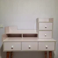 میز آرایشی هایگلاس در حد نو