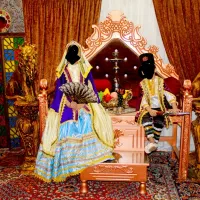 تخت سنتی سالم و زیبا برای عکاسی