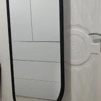 آینه قدی|آینه|قدس, شهر‌قدس|دیوار