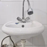 سنگ روشویی پایه دار به همراه شیر آلات