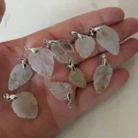 گردن آویز سنگی