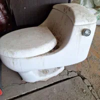 توالت فرنگی با درب آرام بند