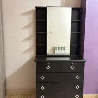 میز آرایش کشودار