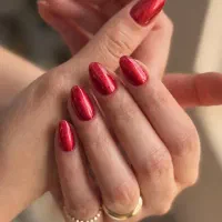 استخدام ناخنکار و مژه کار