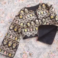 لباس|لباس|تربت‌حیدریه, شهرک ولیعصر|دیوار