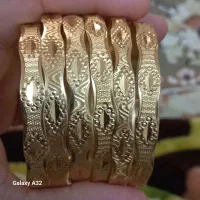 طلا ۱۰۰ بالای تابلو از طلا فروش
