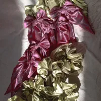 روبالشتی|رختخواب، بالش، پتو|نهبندان, |دیوار