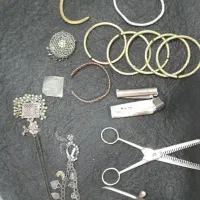 تعدادی وسایل کهنه قدیمی همه باهم