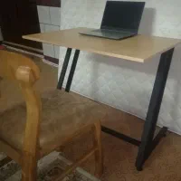 میز تحریر وکامپیوتر