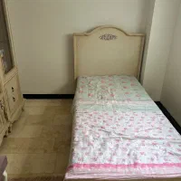 تخت و کمد و دکور و کتاب خانه