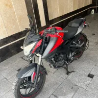 NS200 باجاج