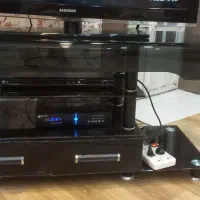 میز تلوزیون شیشه ای