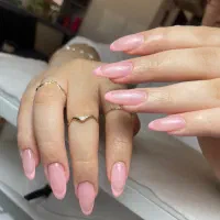 ارایه خدمات ناخن با بیش از ۱۳ سال سابقه کار در کیش