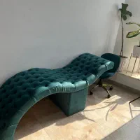 تخت مژه و میکرو با صندی زین اسبی|آرایشگاه و سالنهای زیبایی|صومعهسرا, |دیوار