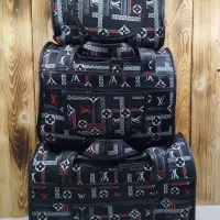 کیف|کیف، کفش، کمربند|کبودرآهنگ, |دیوار