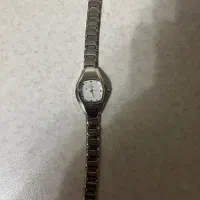 یک عدد ساعت مچی