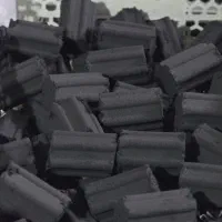 زغال پسته در اشکال و اندازه های مختلف