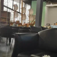 ۲۰۰متر مغازه نیاوران با ۸متر بر و ۵متر ارتفاع سقف