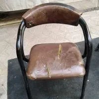 درب آپارتمانی و چند عدد صندلی|مصالح و تجهیزات ساختمان|مشهد, هفده شهریور|دیوار
