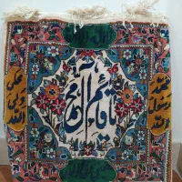فرش دستبافت محرابی و طرح خطی قرآنی