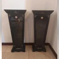 یک جفت ویترین انتیک مشکی