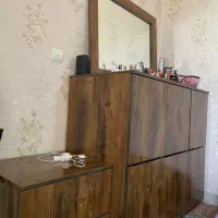 کمددراور و پاتختی و آینه